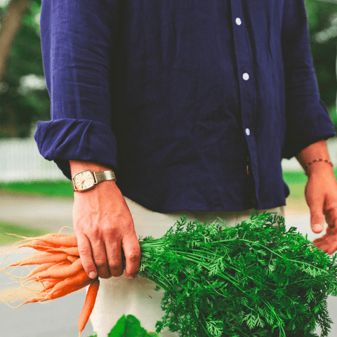 The Linen Shirt in Navy