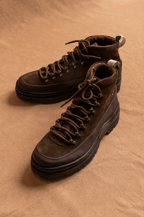 Tucker Hiking Boot in Brown Suede