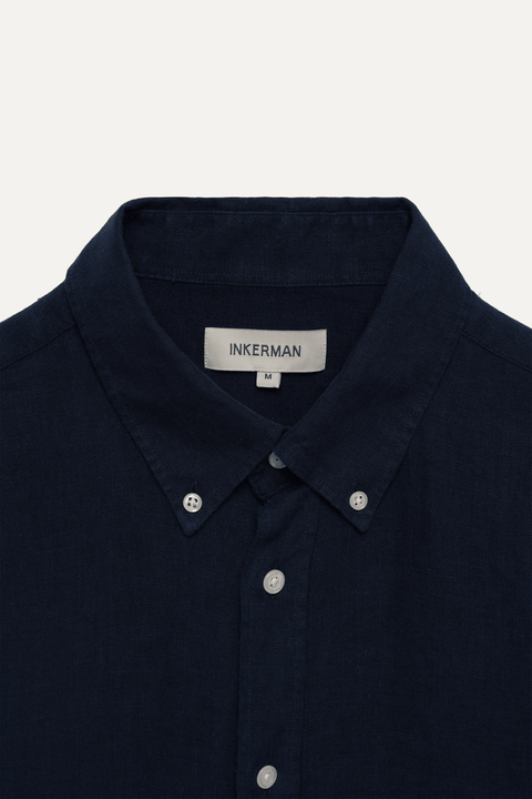 The Linen Shirt in Navy